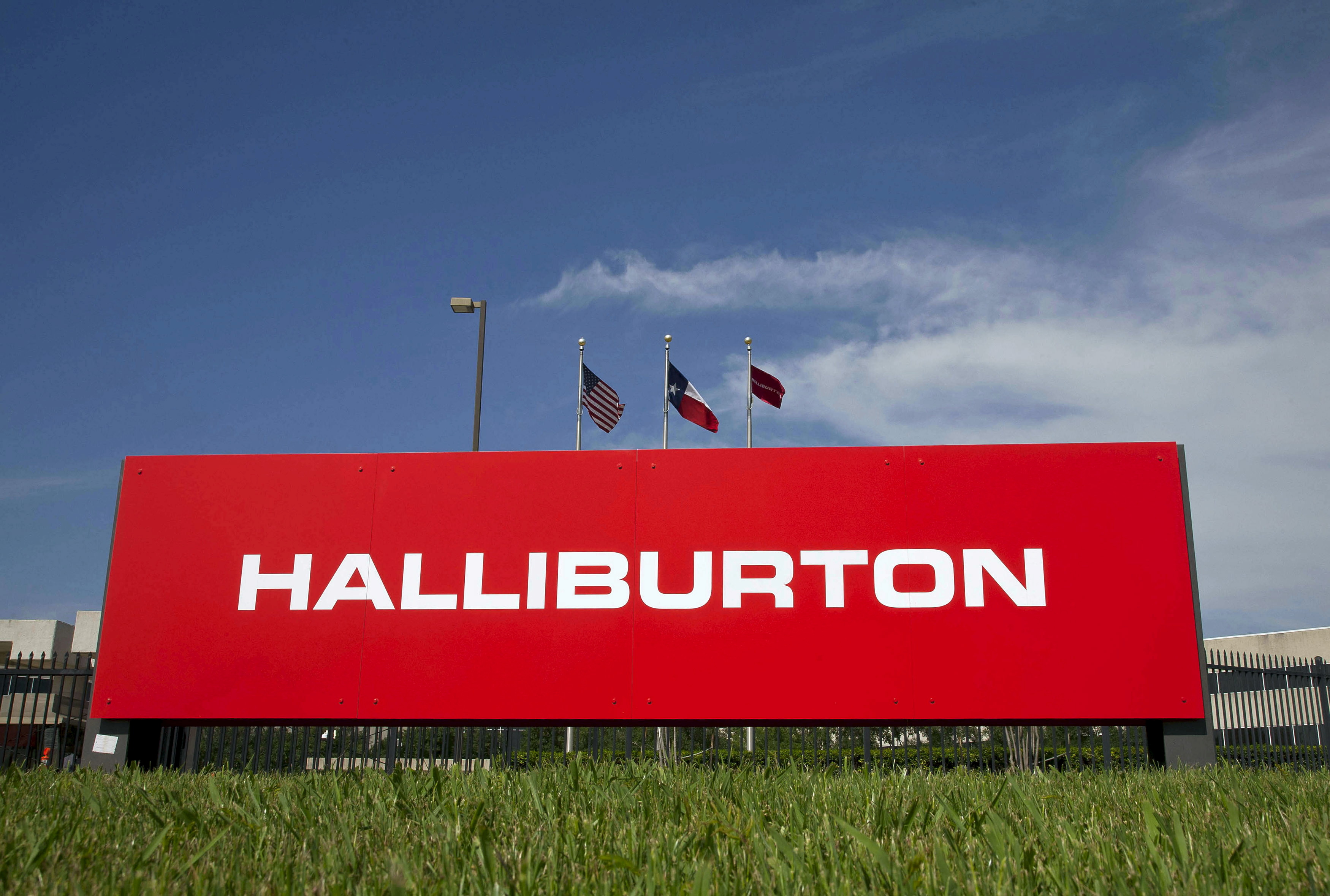 halliburton-hiring-entry-level-lab-technician-chemistry-in-qatar-salary-qar-9-500-month-apply